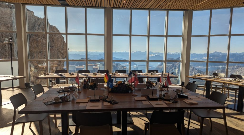 Vertrauliche Veranstaltung, Konferenz, Technik, Zugspitze Sicherheit, Präzision, Simultanübersetzung,Diskretion